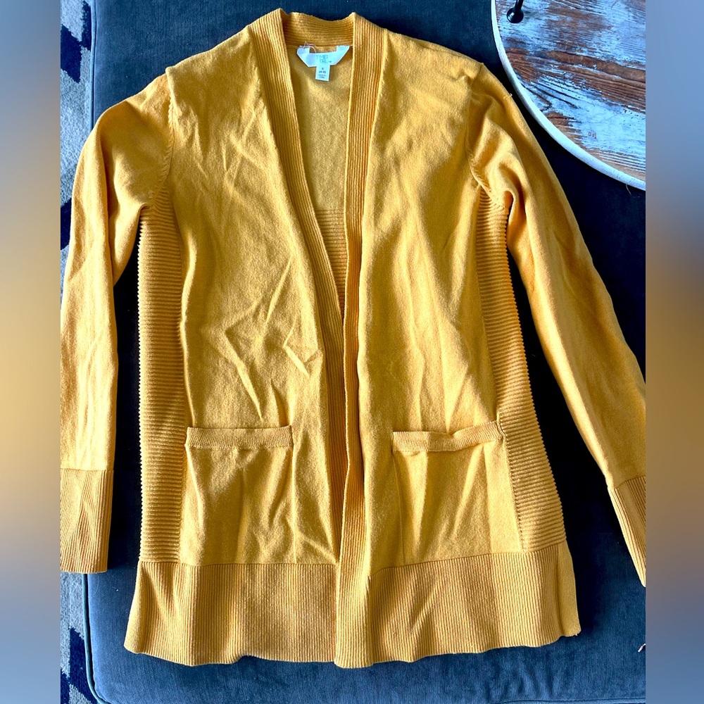 Time and Tru sweater. Yellow. Adult small